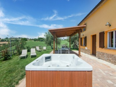 Holiday house Villa in Ostra Vetere with Pool and Jacuzzis - Outdoor photo 40