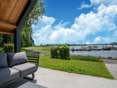 Holiday house Schönes Haus in Kerkdriel am Wasser - Outdoor photo 2