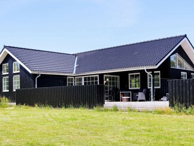 Holiday house 8 person holiday home in Hadsund-By Traum in Als - Holiday house