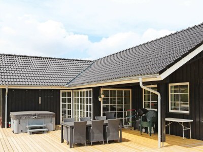 Holiday house 8 person holiday home in Hadsund-By Traum - Outdoor photo 7