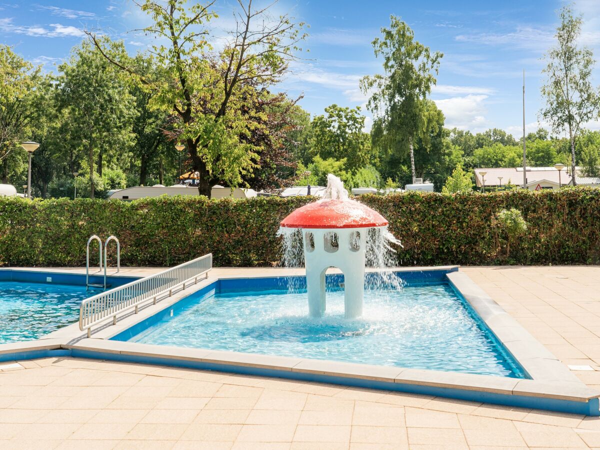 Holiday house Chalet in Reutum by Almelo Nordhorn Canal - Outdoor photo 2