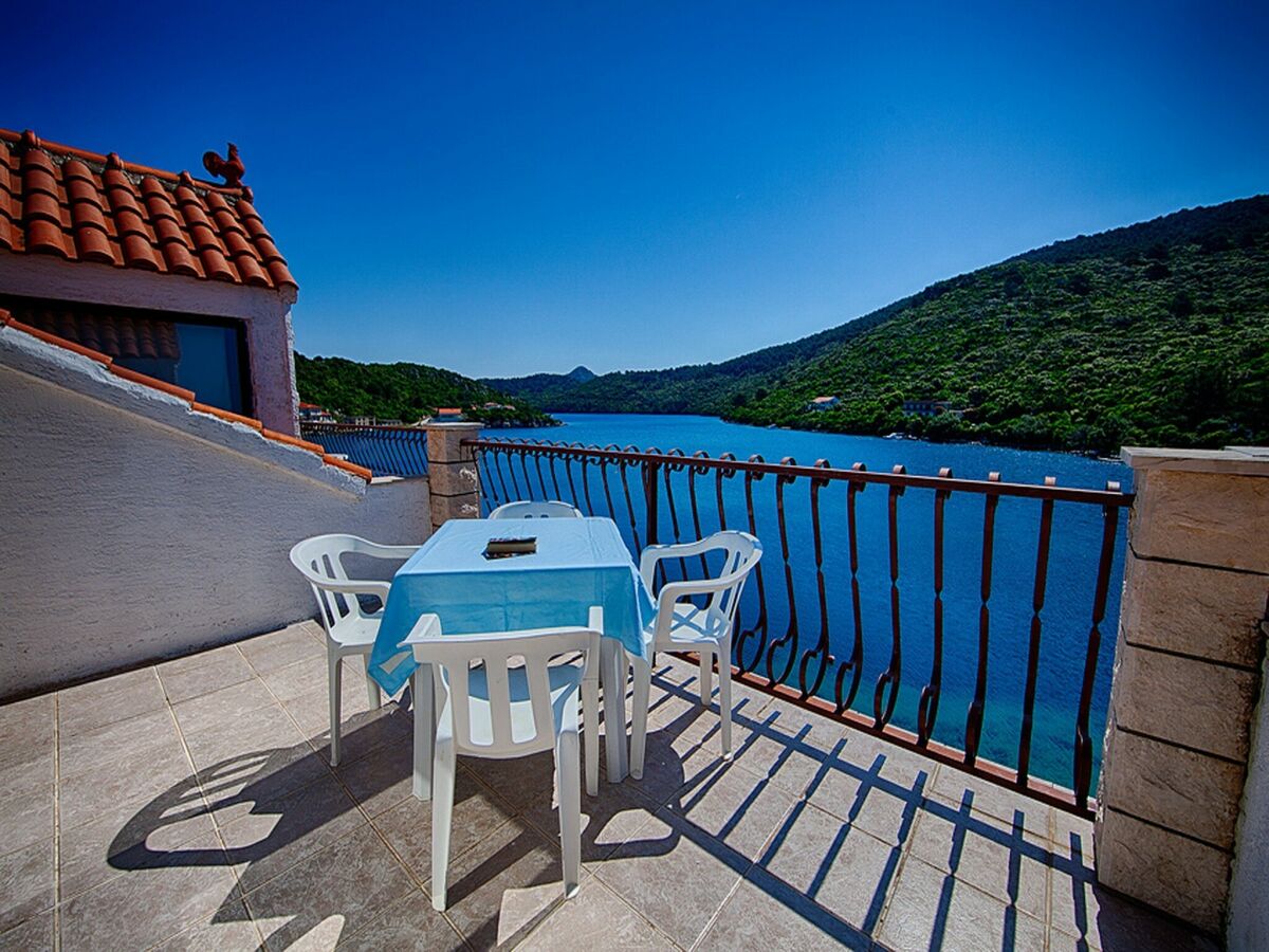 Apartment Apartments Malo Lago - One-Bedroom Apartment with Two Balconies and Sea View - Attic (Apartment 2)