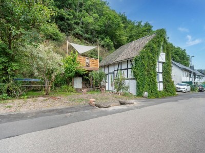 Holiday house Charmantes Ferienhaus in Schleiden mit Terrasse - Outdoor photo 5
