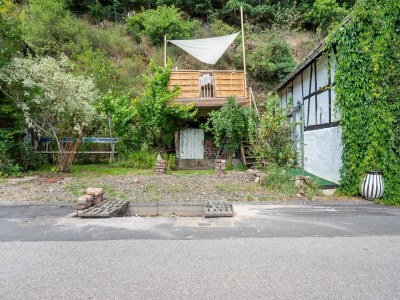 Holiday house Charmantes Ferienhaus in Schleiden mit Terrasse - Outdoor photo 6