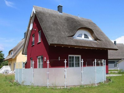 Holiday house Ferienhaus Lotsenhaus am Breetzer Bodden - Outdoor photo 2