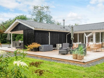 Holiday house Renovierter Ruckzug mit Pool -- By Traum Ferienwohnungen - Outdoor photo 48