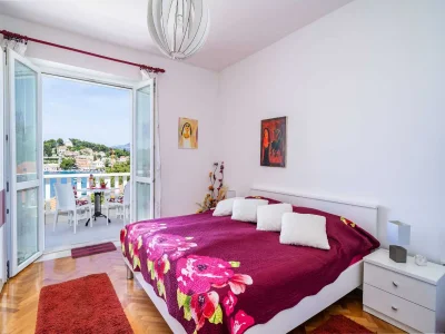 Apartment Apartments & Rooms Mara & Petrunjela - Studio Apartment with Balcony and Sea View in Cavtat - Apartment