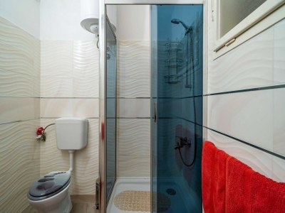 Apartment Apartments & Rooms Mara & Petrunjela - Studio Apartment with Balcony and Sea View - Features photo 18