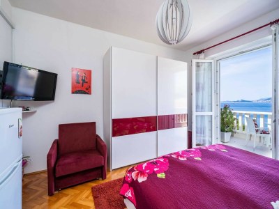 Apartment Apartments & Rooms Mara & Petrunjela - Studio Apartment with Balcony and Sea View - Features photo 20