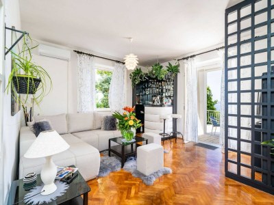 Apartment Apartments & Rooms Mara & Petrunjela - Two Bedroom Apartment with Terrace and Sea View - Features photo 18