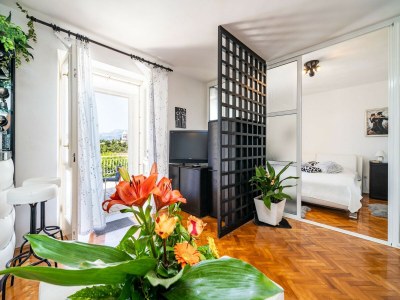 Apartment Apartments & Rooms Mara & Petrunjela - Two Bedroom Apartment with Terrace and Sea View - Features photo 24