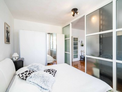 Apartment Apartments & Rooms Mara & Petrunjela - Two Bedroom Apartment with Terrace and Sea View - Features photo 26