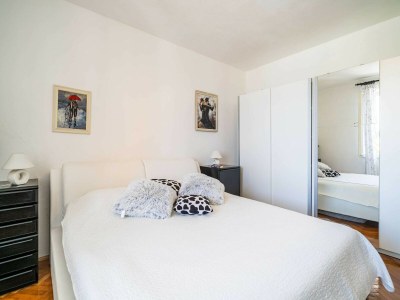 Apartment Apartments & Rooms Mara & Petrunjela - Two Bedroom Apartment with Terrace and Sea View - Features photo 31