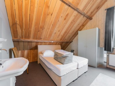 Farmhouse Farmhouse in Elsendorp with Garden - Features photo 21