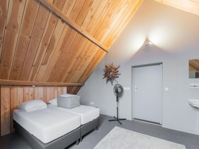 Farmhouse Farmhouse in Elsendorp with Garden - Features photo 30