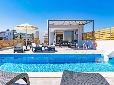 Holiday house Villa Premium Beach 4 - Video available | Pool, beach location & sea view - - Outdoor photo 8