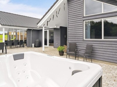 Holiday house Luxurioser Familienruckzug -- By Traum Ferienwohnungen - Outdoor photo 9