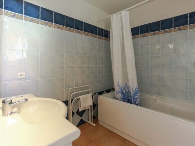 Holiday house Holiday Home in Bormes-les-Mimosas near Sea - Features photo 27