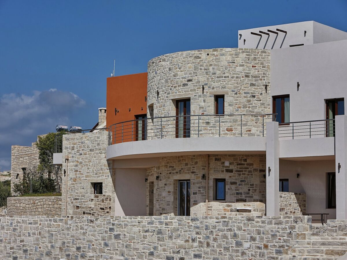 Apartment Villa in Kamilari near Kid-Friendly Beach - Outdoor photo 3