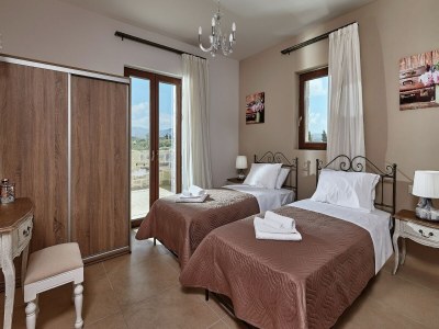 Apartment Villa in Kamilari near Kid-Friendly Beach - Features photo 31