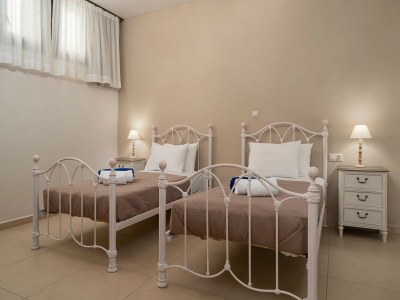 Apartment Villa in Kamilari near Kid-Friendly Beach - Features photo 40