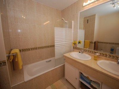 Apartment Apartment Near Beaches - Features photo 19