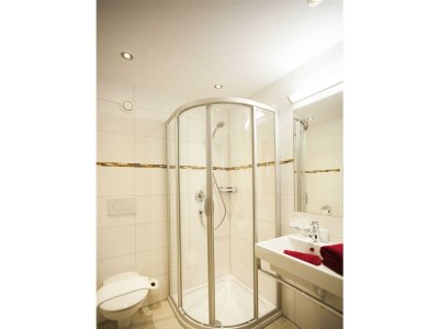 Holiday room Mehrbettzimmer, Dusche, WC, Nichtraucher - Outdoor photo 8