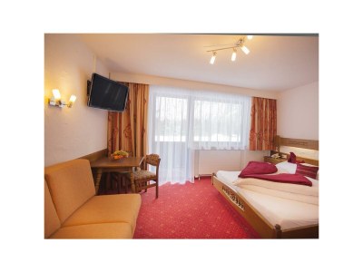 Holiday room Mehrbettzimmer, Dusche, WC, Nichtraucher - Features photo 48