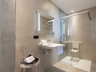 Holiday room Dreibettzimmer, Dusche, WC, neuwertig - Outdoor photo 14