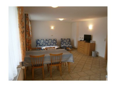 Apartment Top 2 - Features photo 9