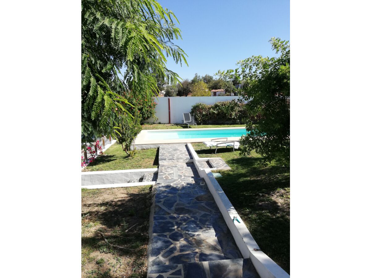 Holiday house "Traditional large house with pool" - Outdoor photo 5