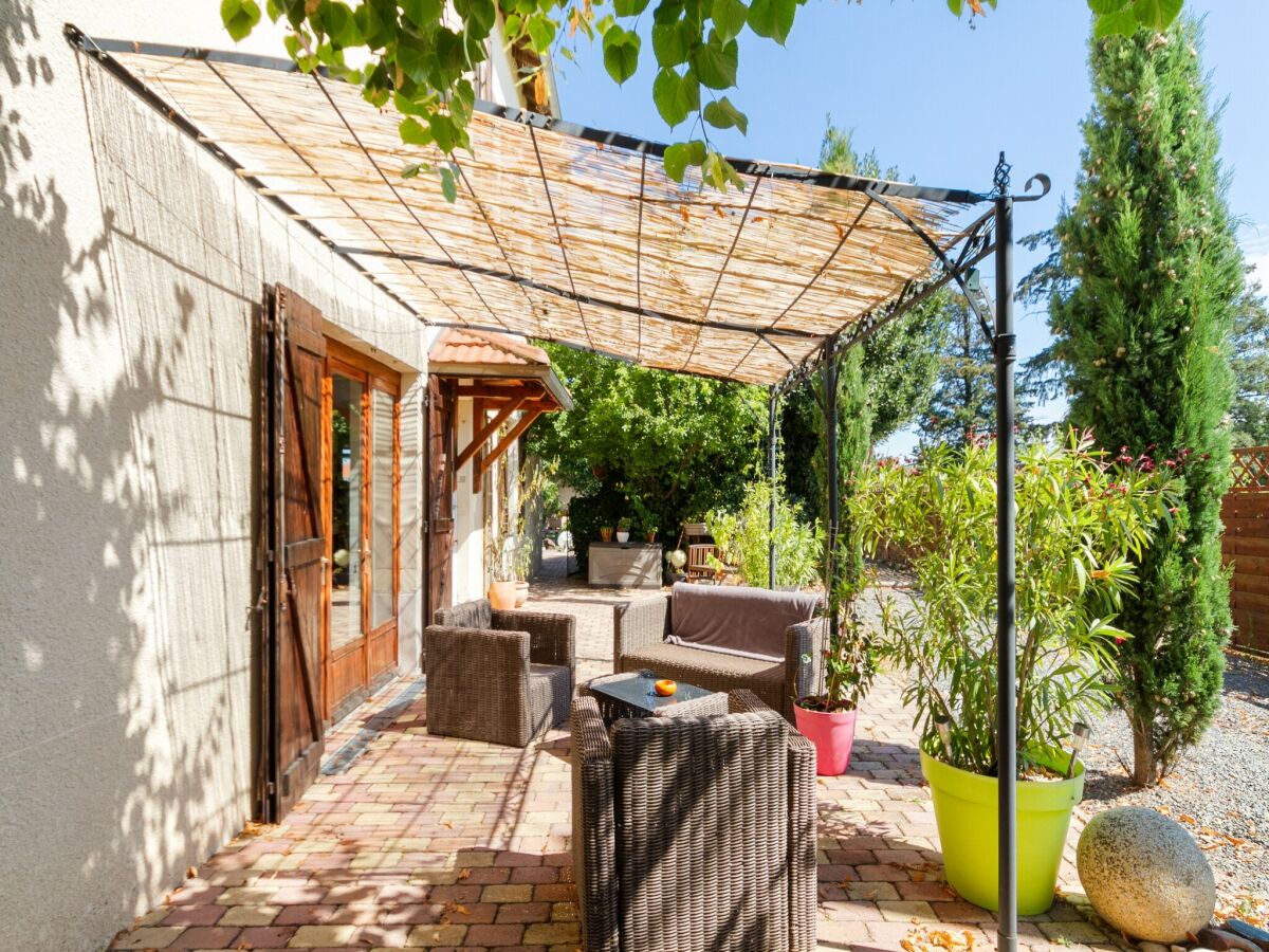 Holiday house Countryside holiday home with pool - Outdoor photo 3