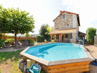 Holiday house Countryside holiday home with pool in La Pacaudière - Holiday house