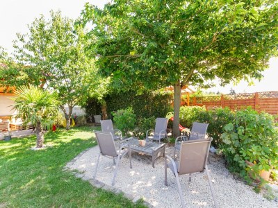 Holiday house Countryside holiday home with pool - Outdoor photo 8