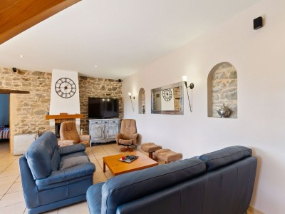 Holiday house Countryside holiday home with pool - Features photo 12