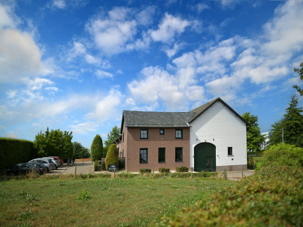 Farmhouse Attractive apartment in South Limburg - Outdoor photo 2