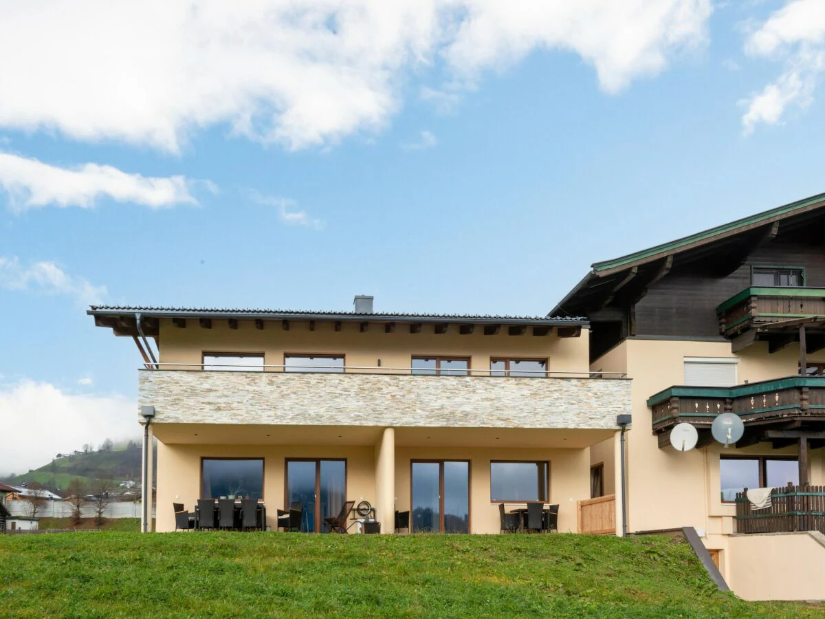 Apartment Apartment in Piesendorf near Ski Slopes