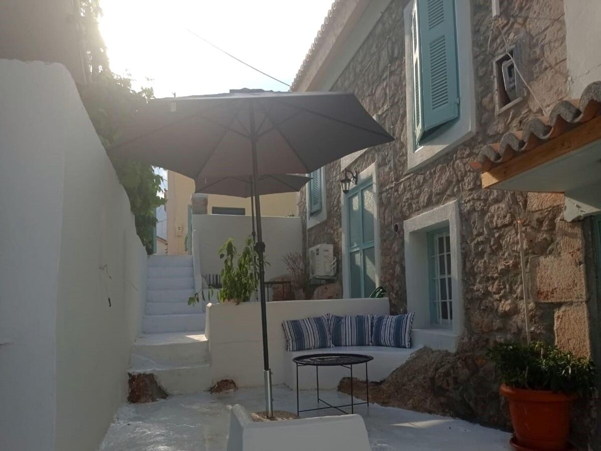 Holiday house Gemütliches Ferienhaus in Galaxidi mit Garten - Outdoor photo 2