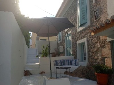 Holiday house Gemütliches Ferienhaus in Galaxidi mit Garten - Outdoor photo 2