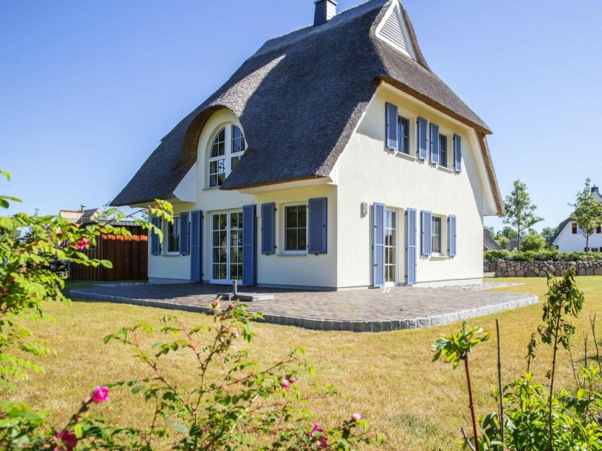 Holiday house Luxushaus Bodden mit Schwimmbereich - Outdoor photo 3