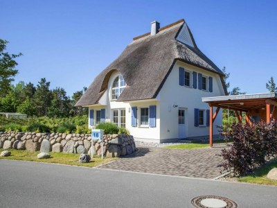 Holiday house Luxushaus Bodden mit Schwimmbereich - Outdoor photo 2