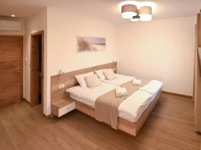 Villa Julija with heated pool - Features photo 16