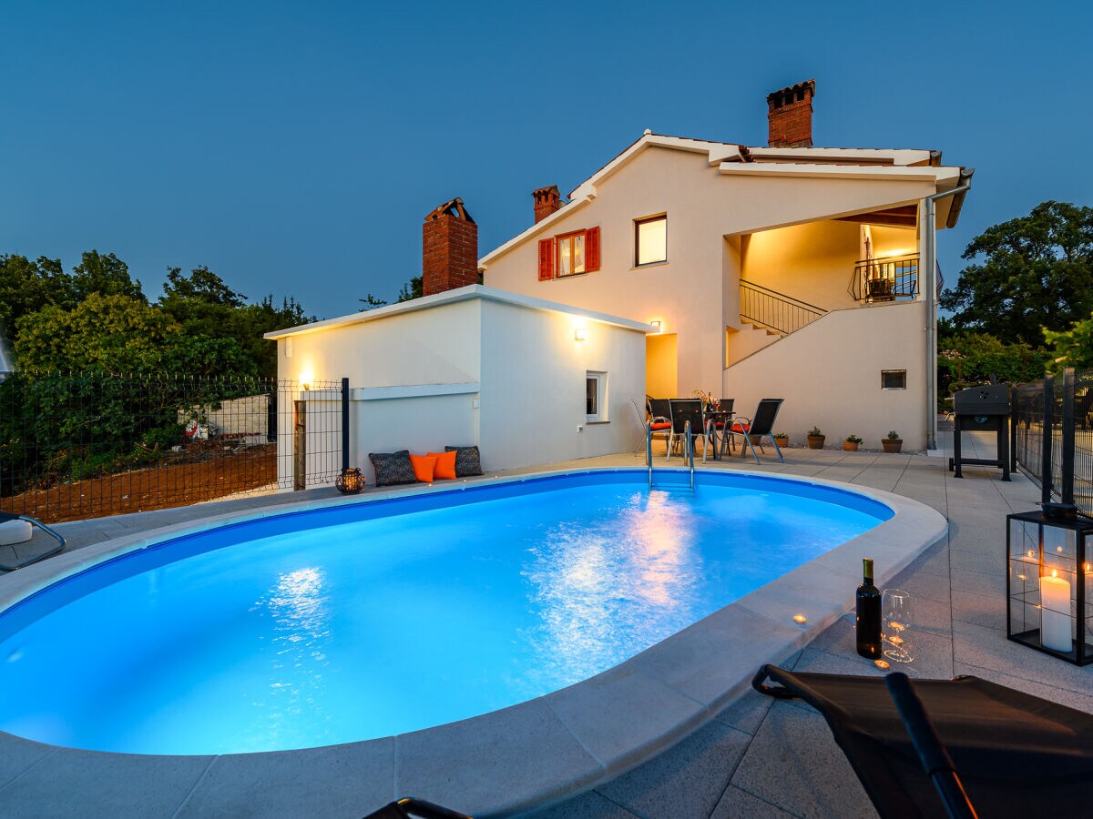 Villa Sky with private pool, surrounded by greenery