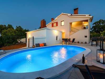 Villa Sky with private pool, surrounded by greenery in Paradiž - Villa
