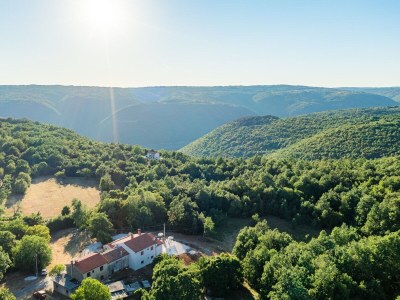 Villa Sky with private pool, surrounded by greenery - Outdoor photo 6
