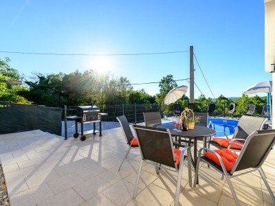 Villa Sky with private pool, surrounded by greenery - Outdoor photo 7