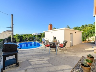 Villa Sky with private pool, surrounded by greenery - Outdoor photo 9