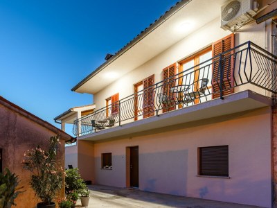 Villa Sky with private pool, surrounded by greenery - Outdoor photo 12