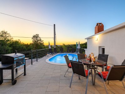 Villa Sky with private pool, surrounded by greenery - Outdoor photo 14