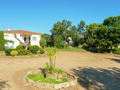 Holiday park Ferienhaus in Tajo mit Pool und Wald - Outdoor photo 9